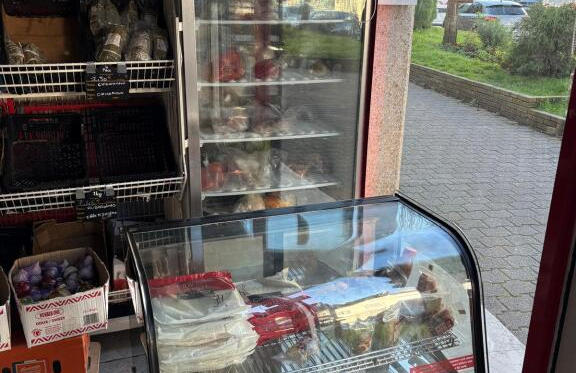 VENTE JUDICIAIRE SUR DESIGNATION, EN LIVE ET A LA SALLE DES VENTES DE CHERRE POUR LES ENCHERES PHYSIQUES SUITE A LJ DE MATERIELS DE SUPERETTE ET MAGASIN ALIMENTAIRE ET STOCKS EPICERIE SECHE