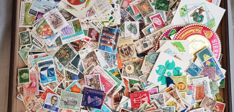 VENTE DE TIMBRES-POSTE suivi de MONNAIES, BILLETS, MEDAILLES suivi de CARTES POSTALES ET VIEUX PAPIERS (TIMBRES n°1 à 299 / MONNAIES, BILLETS, MEDAILLES n°300 à 599 / CARTES POSTALES ET VIEUX PAPIERS n°1207 à 1301)