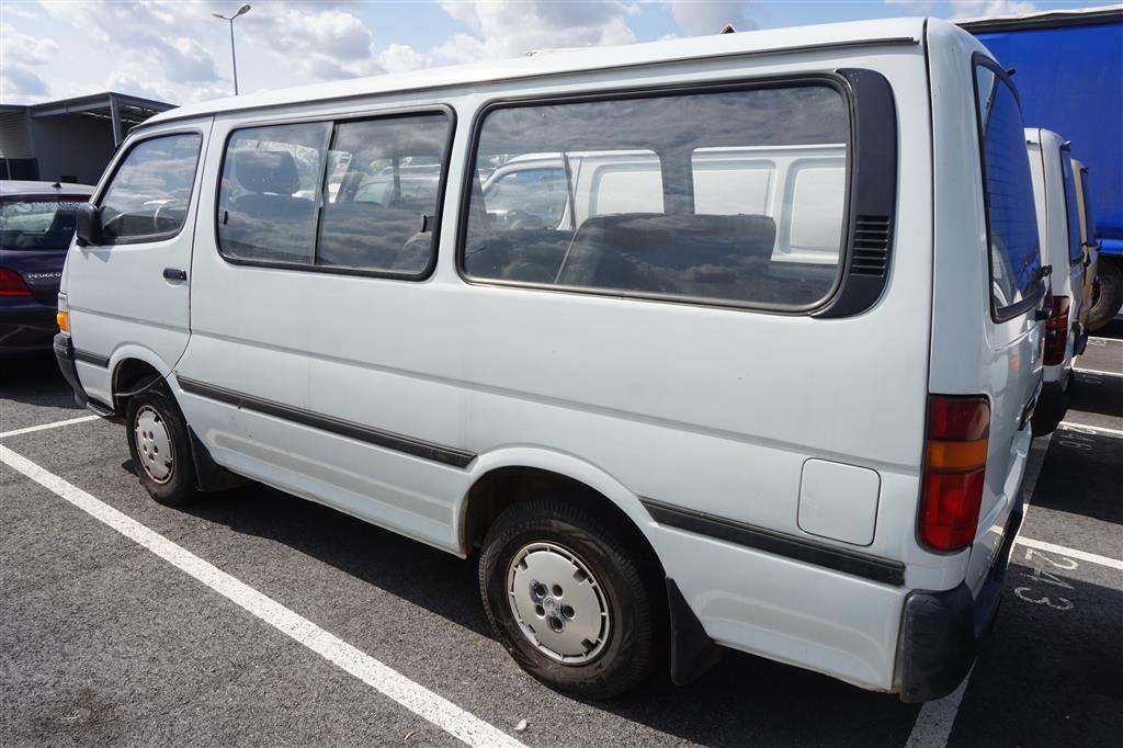 4730 - TOYOTA HIACE 9 PLACES - VENTE DE VEHICULES UTILITAIRES ET ...