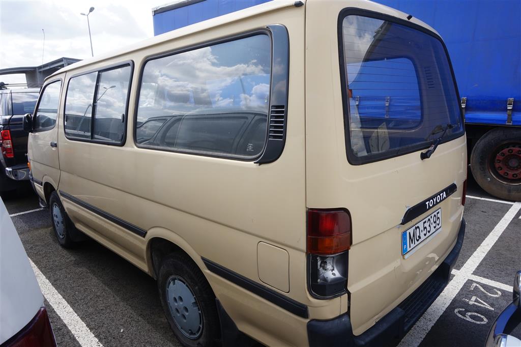 4732 - TOYOTA HIACE 9 PLACES - VENTE DE VEHICULES UTILITAIRES ET ...