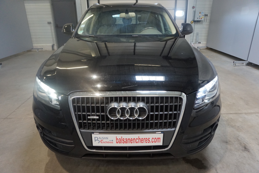 voiture de luxe en 8 lettres