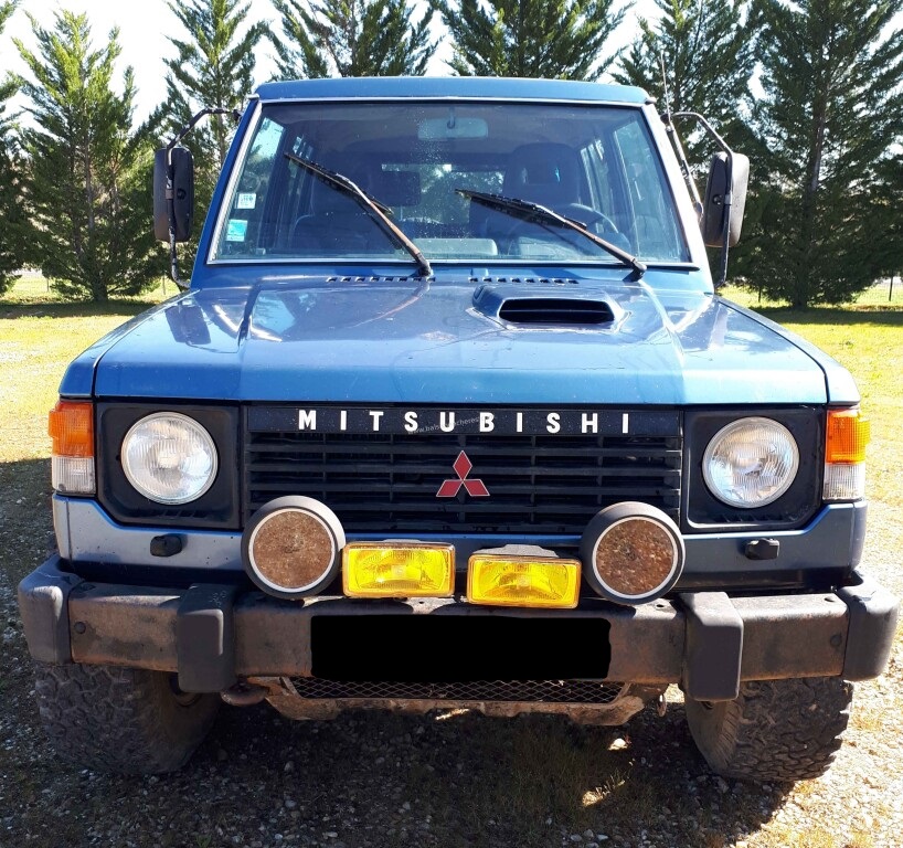 5651 MITSUBISHI Pajero long 2.5 TD 1989 VENTE SUR PLACE VEHICULES ANCIENS Balsan Enchères