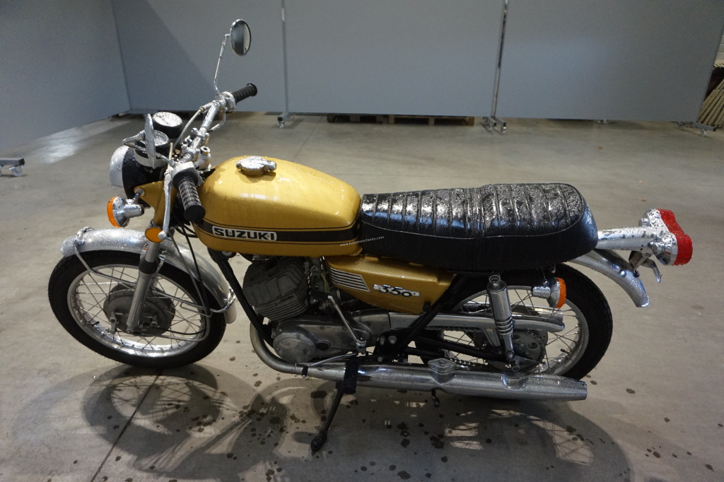 5975 - SUZUKI T 350 1972 - VENTE PHYSIQUE ET LIVE DE VEHICULES DE