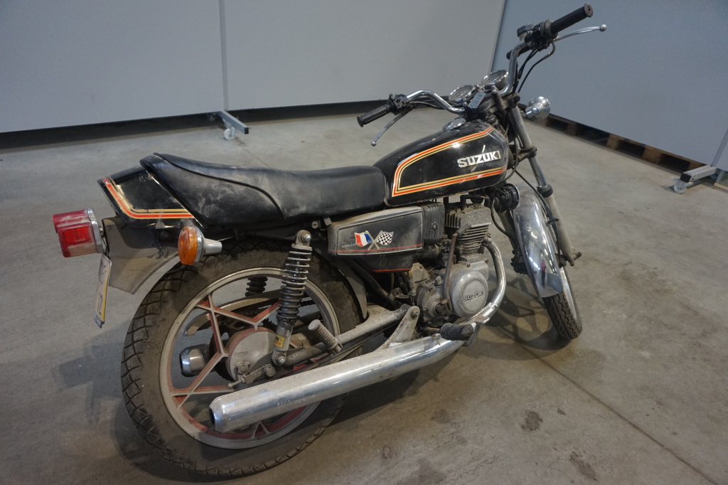 5884 SUZUKI  125  GT  1976 VENTE PHYSIQUE ET LIVE DE 