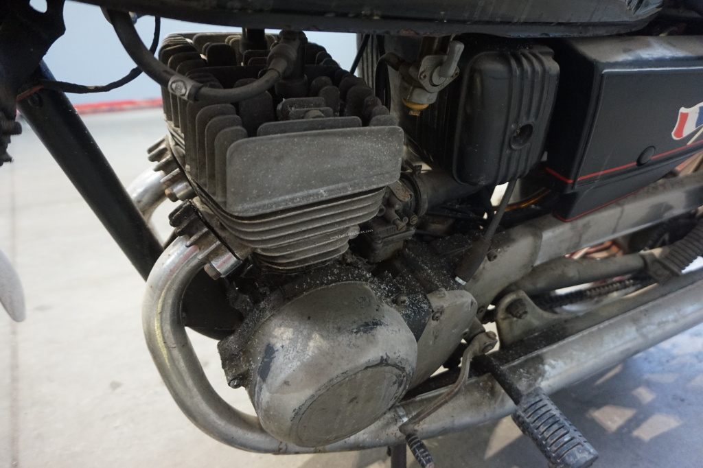 5884 - SUZUKI 125 GT 1976 - VENTE PHYSIQUE ET LIVE DE VEHICULES DE ...
