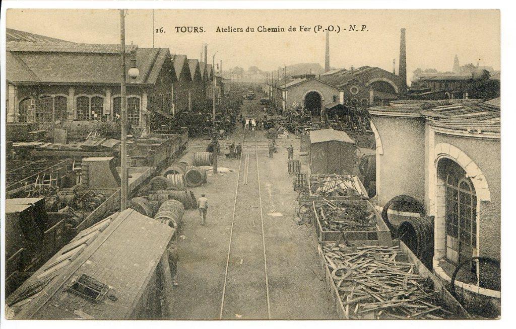 TOURS (37) carte postale ATELIERS DU CHEMIN DE FER P.O